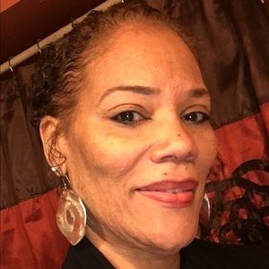 Meet your Posher, Ava